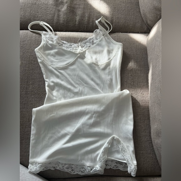 Lace White Dress - Picture 2 of 2